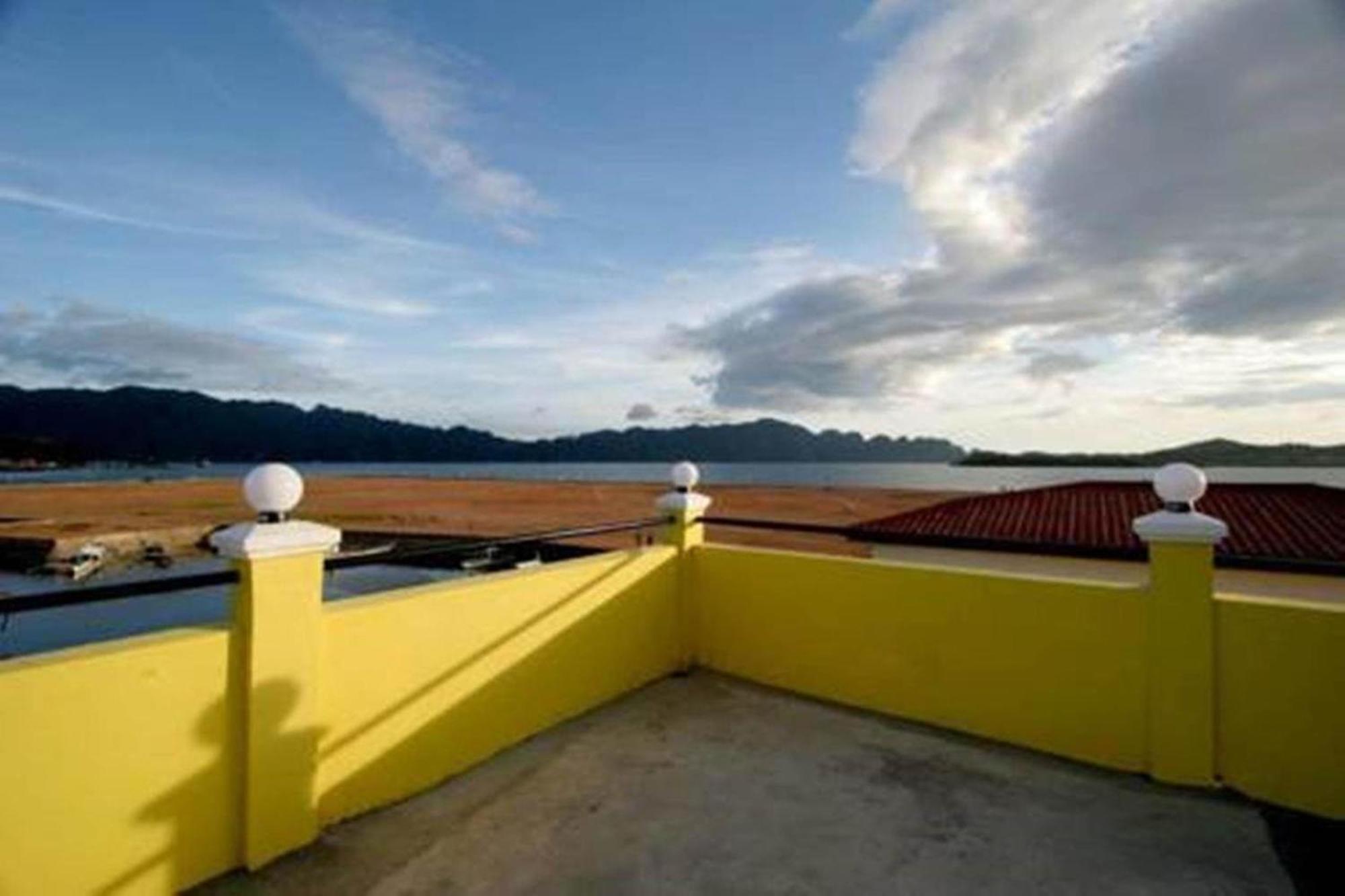 Luis Bay Travellers alojamiento Corón Exterior foto